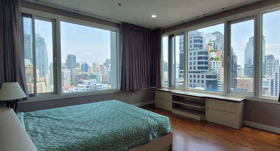 For rent 3 bedrooms condo in Khlong Toei, Bangkok