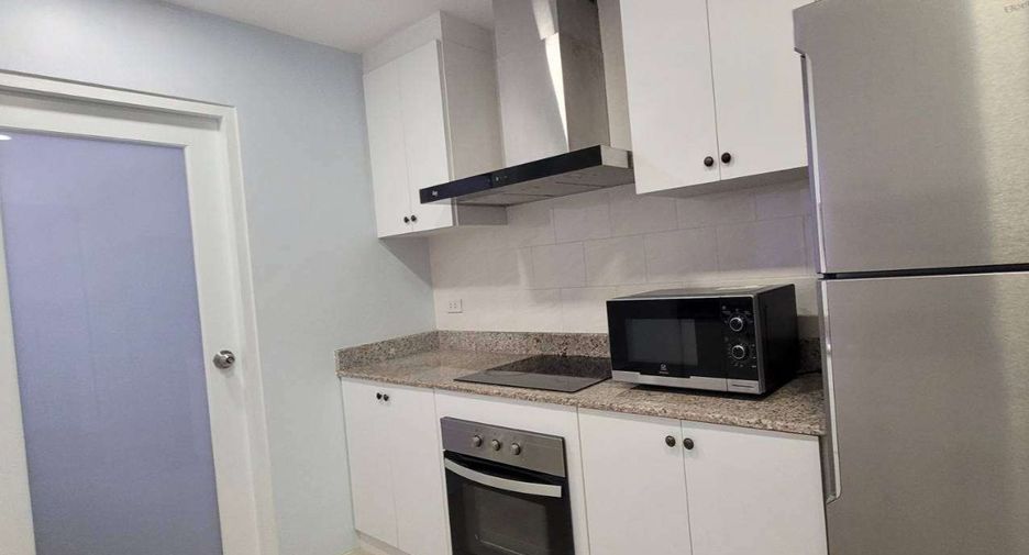For rent 3 bedrooms condo in Khlong Toei, Bangkok
