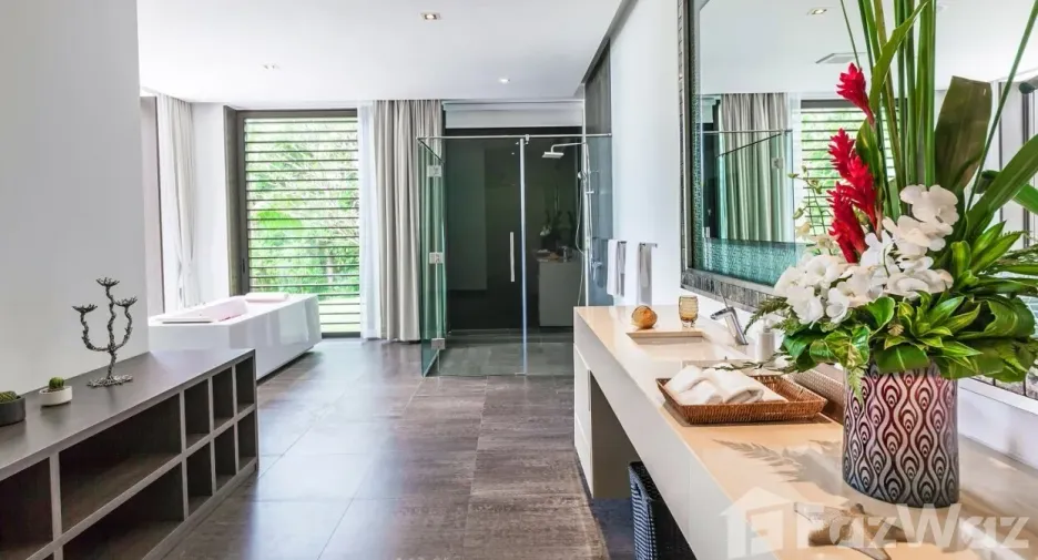 For sale 6 bedrooms villa in Thalang, Phuket
