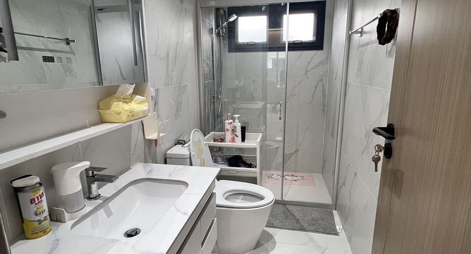For sale 4 bedrooms house in Bang Lamung, Chonburi