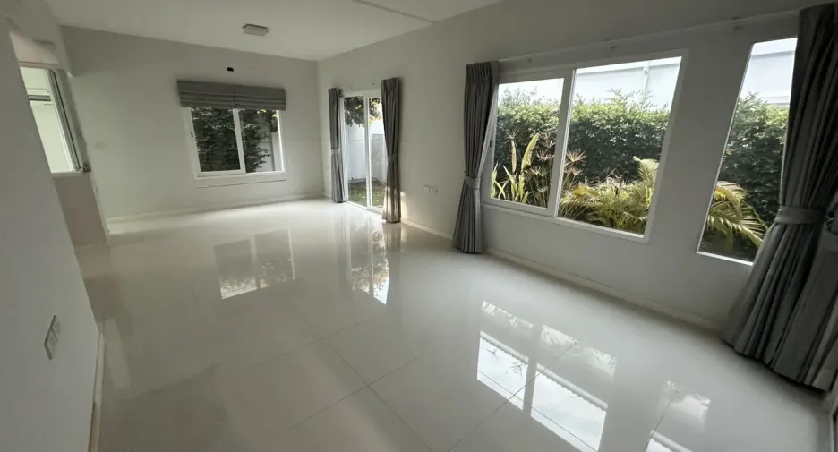 Haus zum Kauf mit 3 Zimmer in Phutthamonthon, Nakhon Pathom
