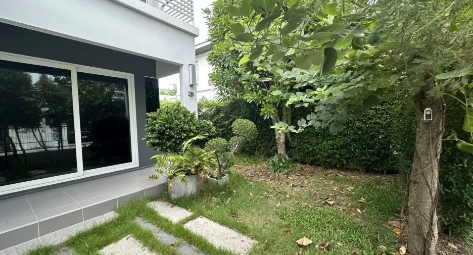 Haus zum Kauf mit 3 Zimmer in Phutthamonthon, Nakhon Pathom