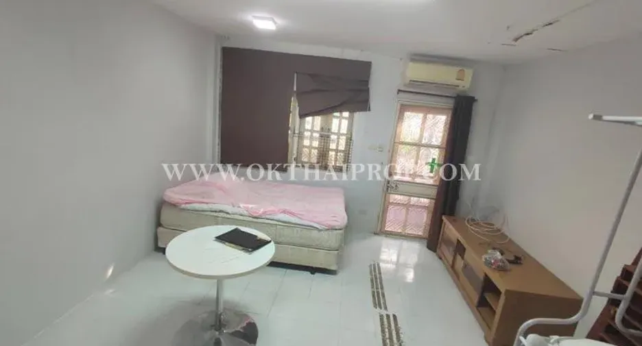 Casa adosada en venta de 2 habitaciones en Bang Yai, Nonthaburi