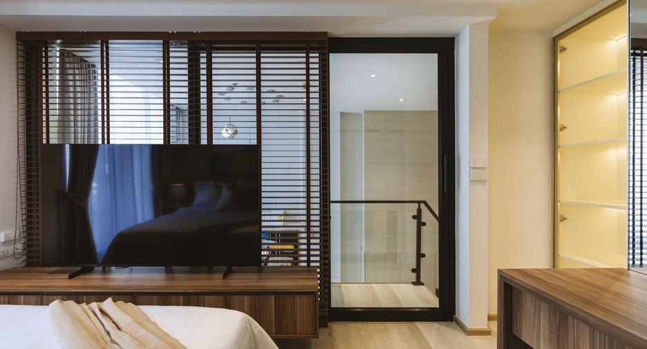 For rent 2 bedrooms condo in Watthana, Bangkok