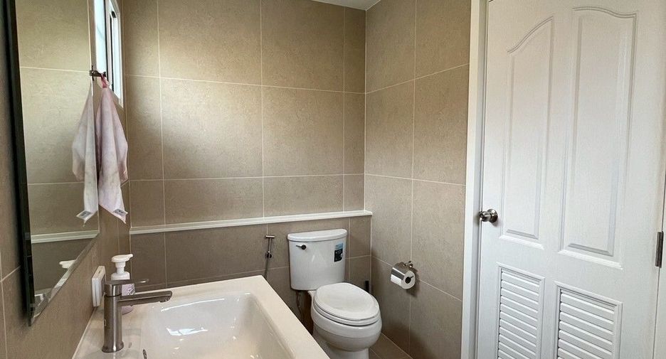 For rent 3 bedrooms house in Suan Luang, Bangkok