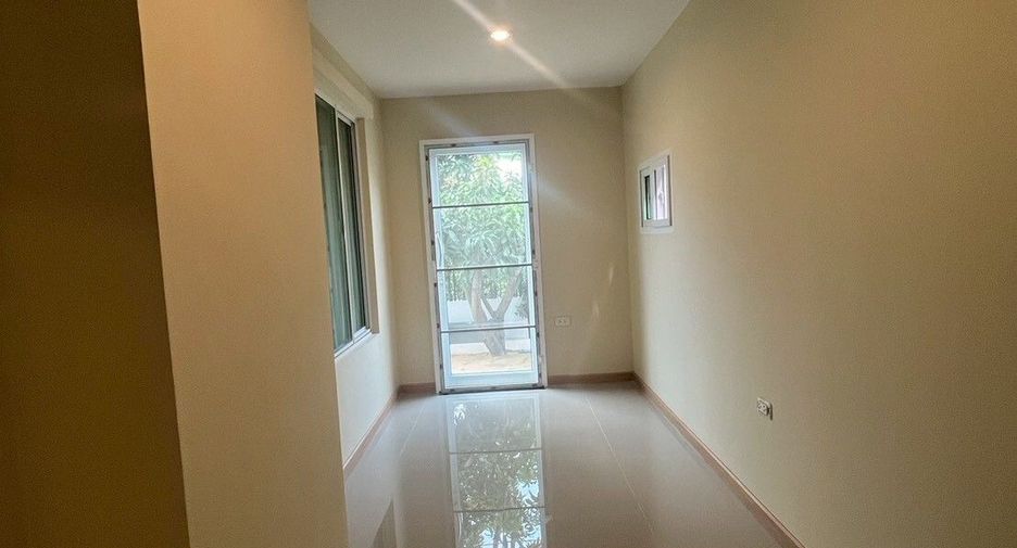 For rent 3 bedrooms house in Suan Luang, Bangkok