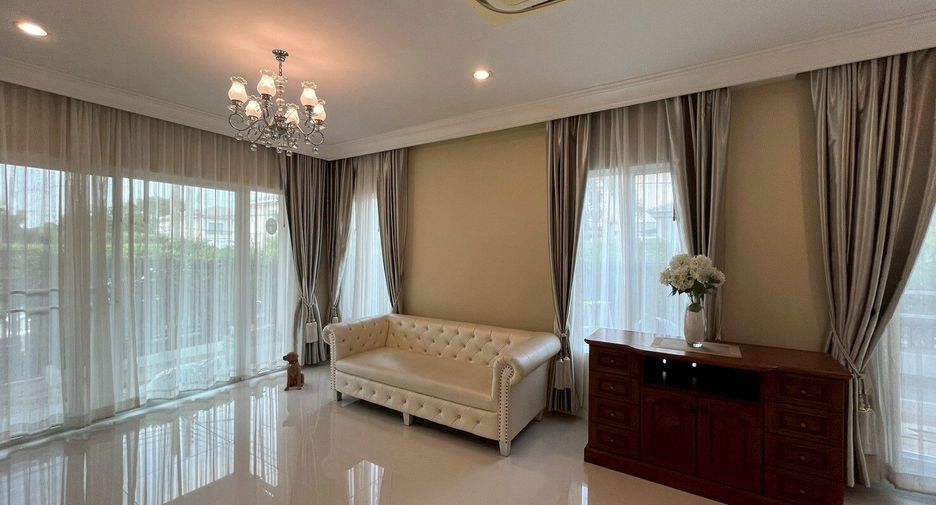For rent 3 bedrooms house in Suan Luang, Bangkok
