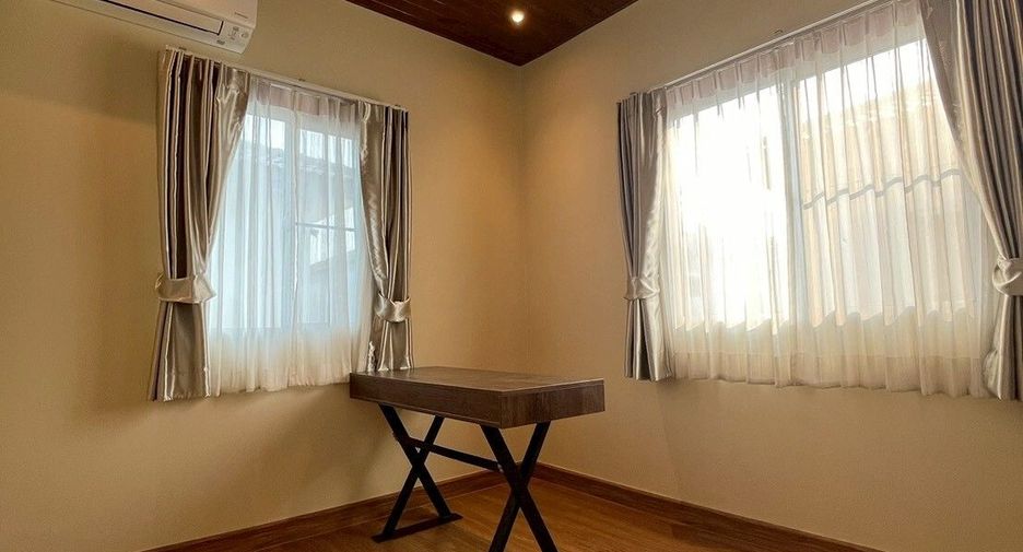 For rent 3 bedrooms house in Suan Luang, Bangkok
