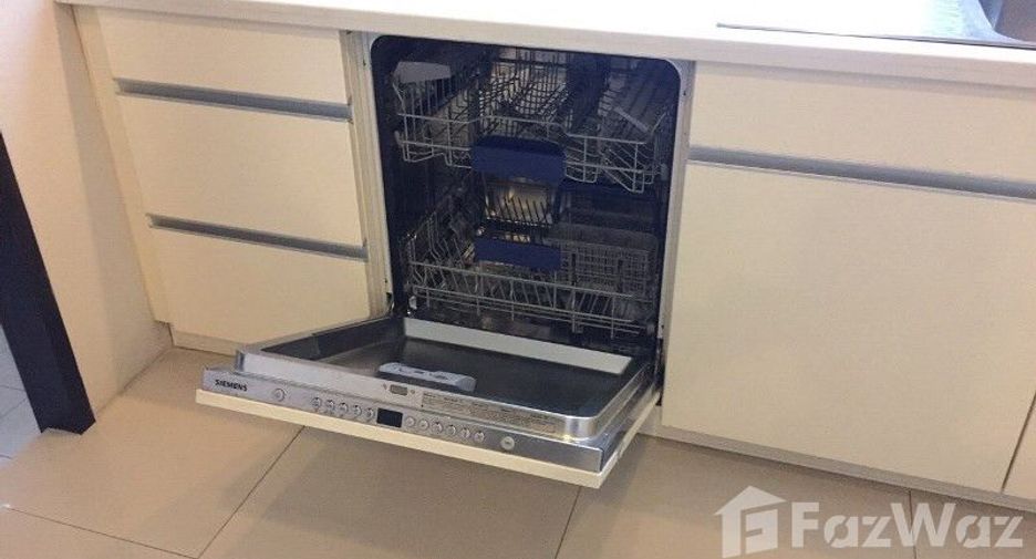 For rent 3 bedrooms condo in Yan Nawa, Bangkok