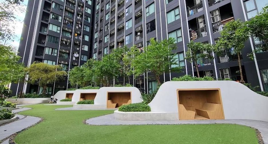 For sale 2 bedrooms condo in Huai Khwang, Bangkok