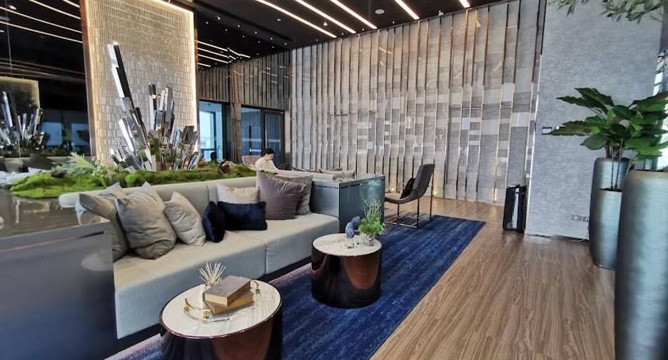 For sale 2 bedrooms condo in Huai Khwang, Bangkok