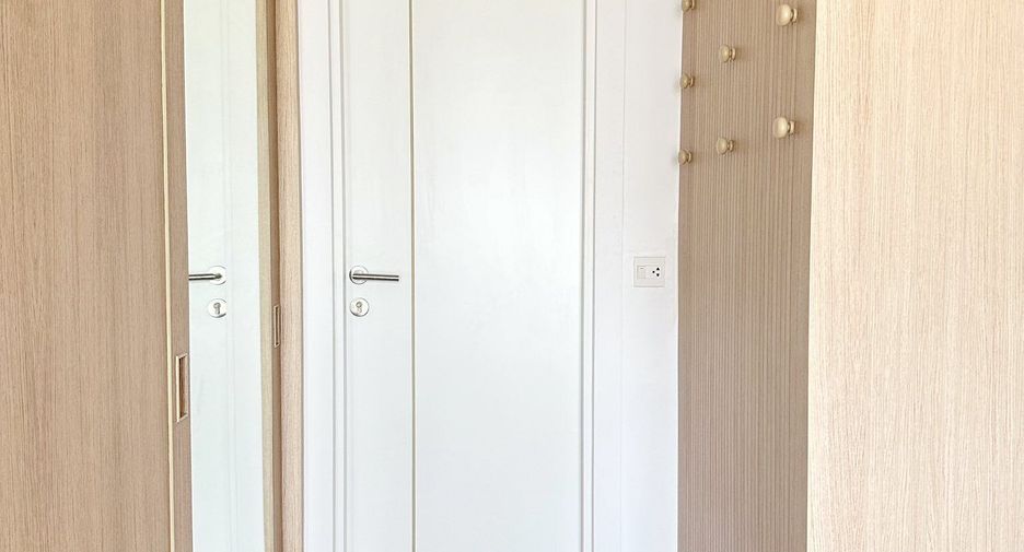 For sale 2 bedrooms condo in Huai Khwang, Bangkok