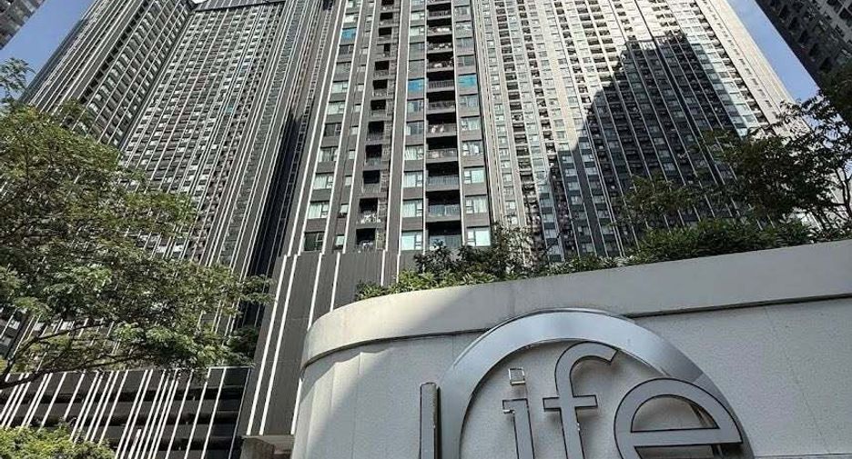 For sale 2 bedrooms condo in Huai Khwang, Bangkok