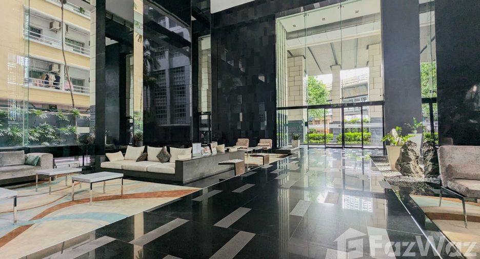 For sale 2 ベッドルーム condo in Khlong Toei, Bangkok