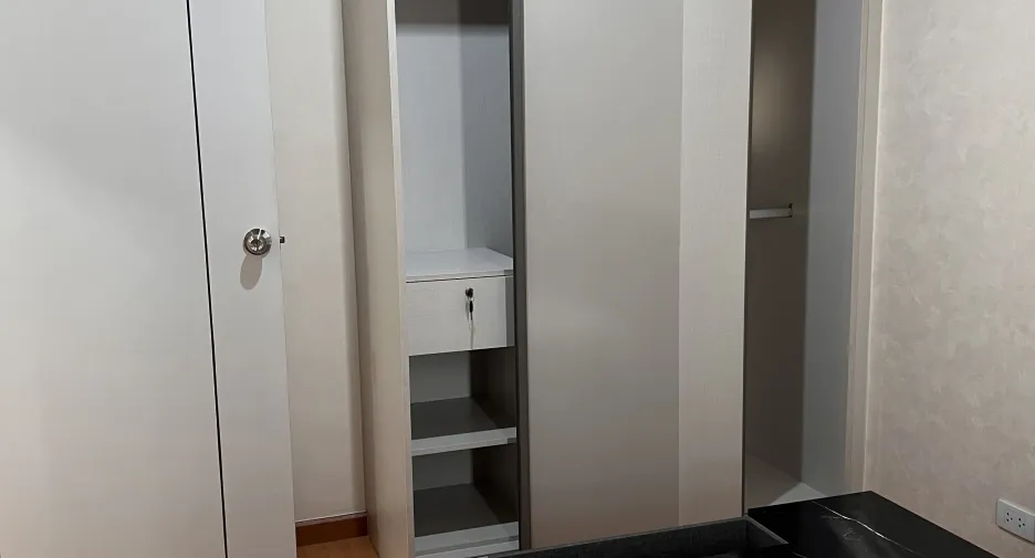 For sale and for rent 2 bedrooms condo in Mueang Samut Prakan, Samut Prakan