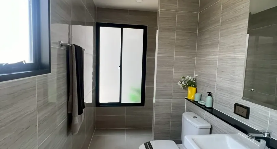 For sale 2 bedrooms house in Mueang Samut Prakan, Samut Prakan