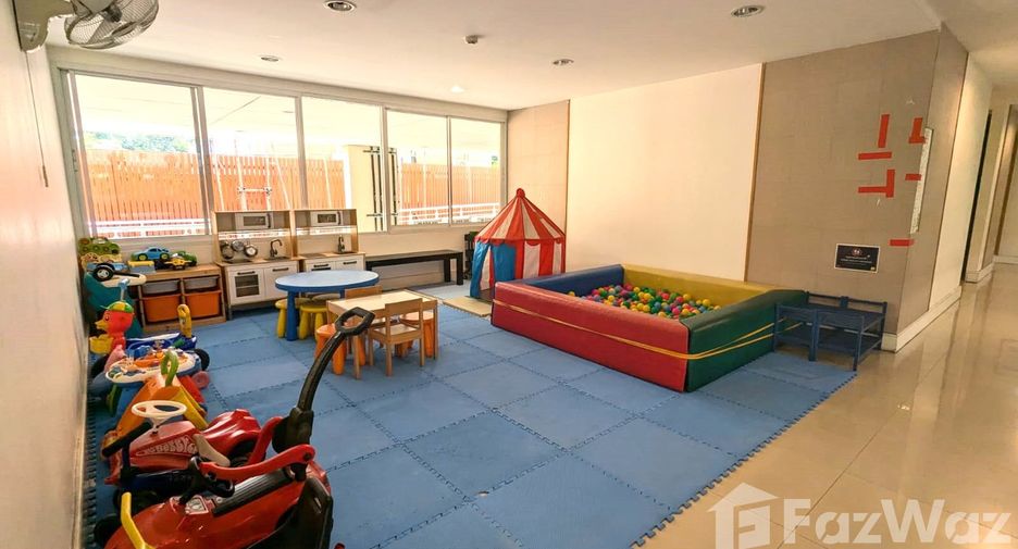 For rent 2 bedrooms condo in Watthana, Bangkok