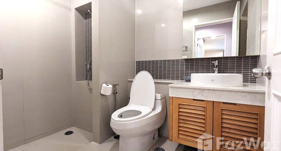 For rent 2 bedrooms condo in Watthana, Bangkok