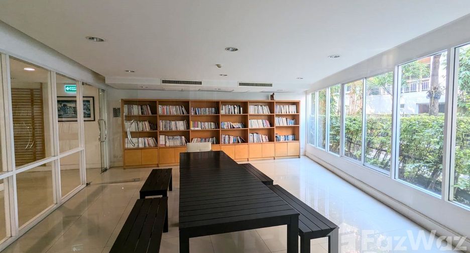 For rent 2 bedrooms condo in Watthana, Bangkok