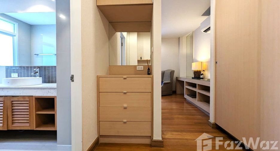 For rent 2 bedrooms condo in Watthana, Bangkok