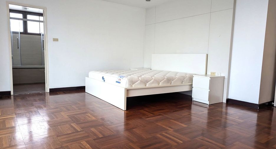 Wohnung zur Miete mit 3 Zimmer in Watthana, Bangkok