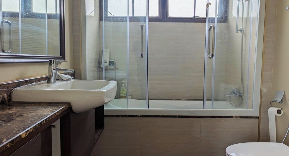 Wohnung zur Miete mit 3 Zimmer in Watthana, Bangkok