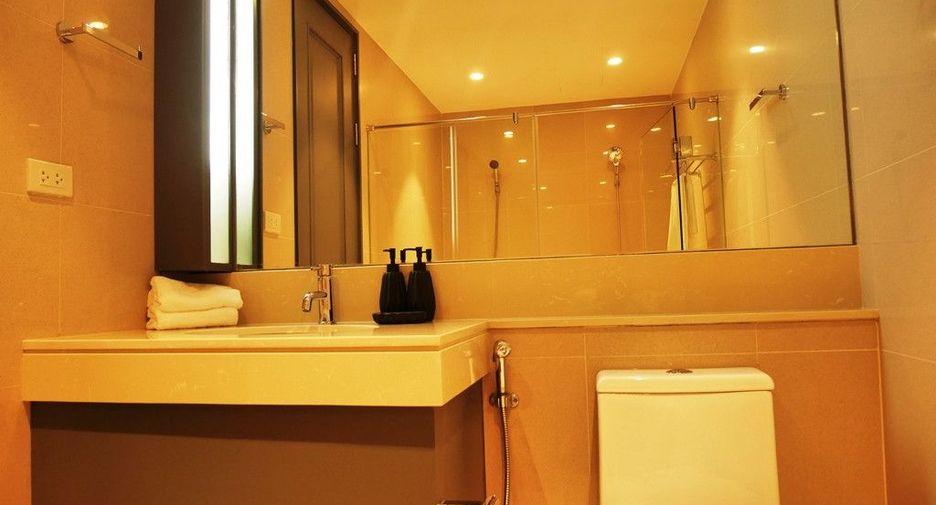 For sale 1 bed condo in Pathum Wan, Bangkok