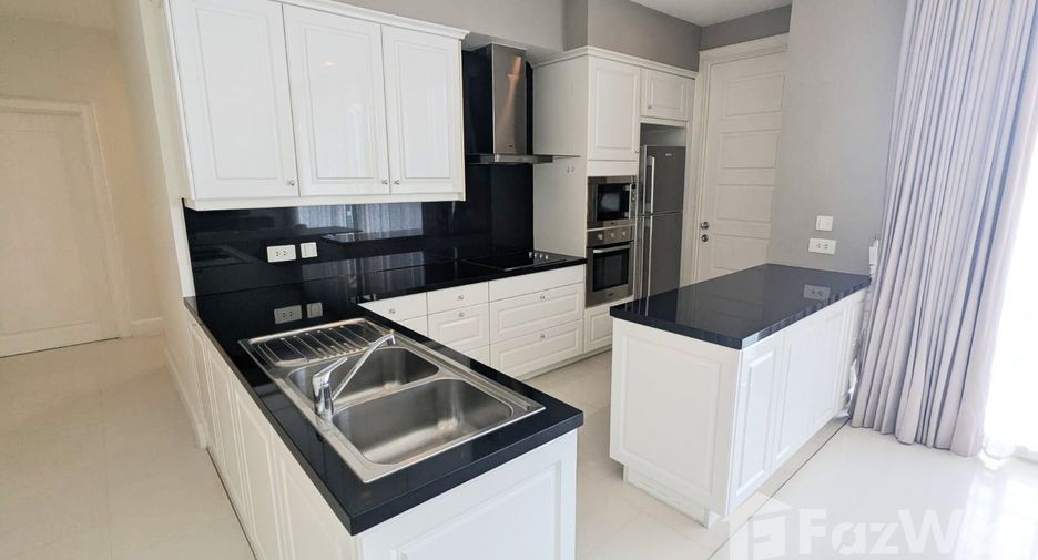 For rent 2 ベッドルーム condo in Watthana, Bangkok