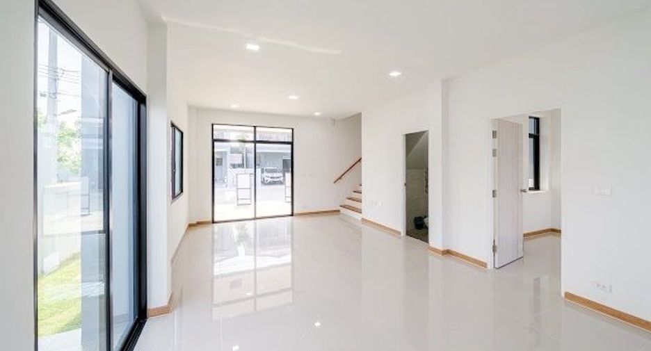 For sale 4 bedrooms house in Nong Chok, Bangkok