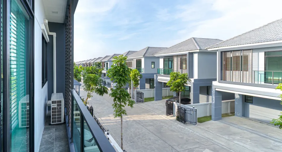 For sale 4 bedrooms house in Nong Chok, Bangkok