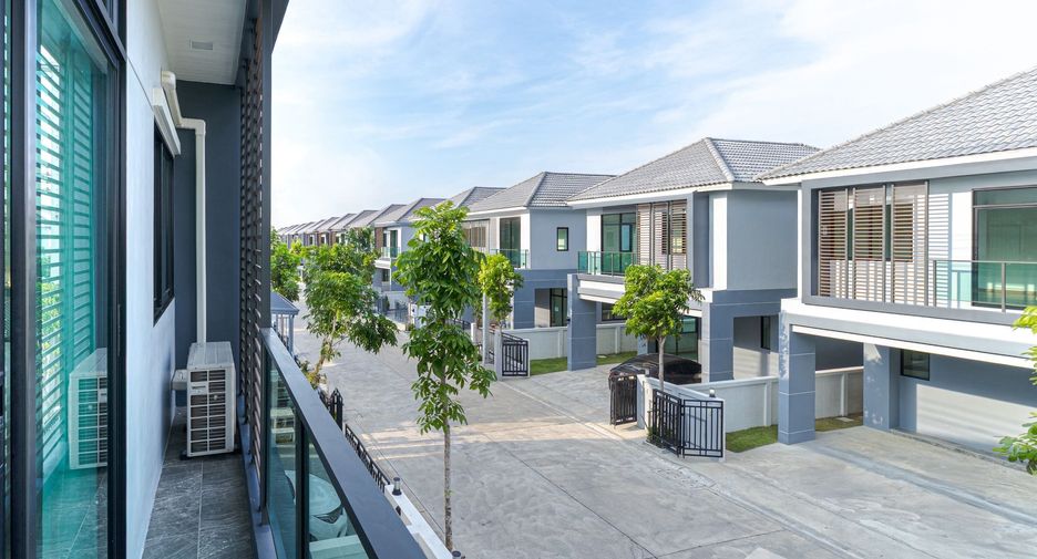 For sale 4 bedrooms house in Nong Chok, Bangkok