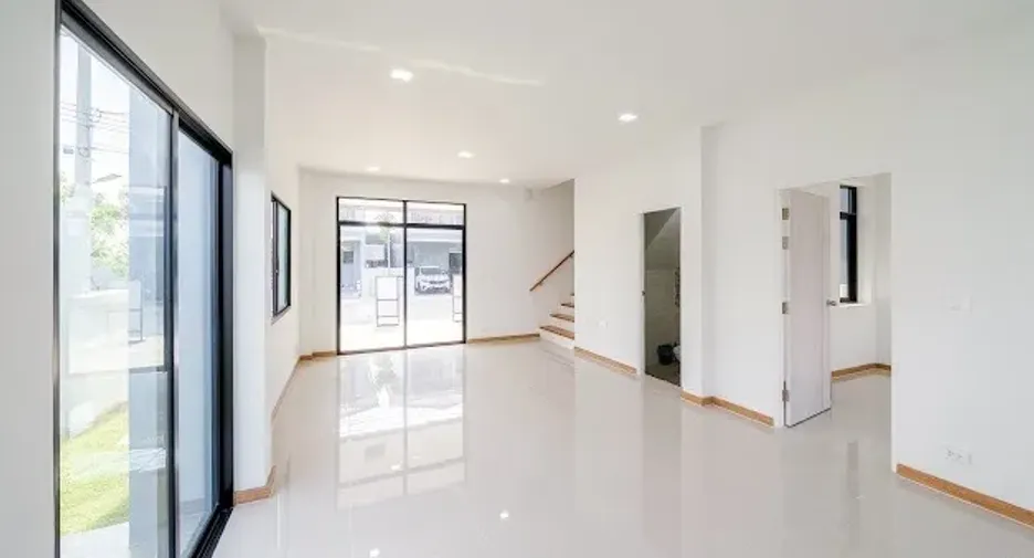 For sale 4 bedrooms house in Nong Chok, Bangkok