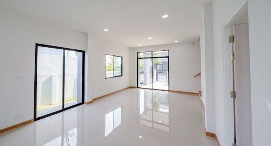 For sale 4 bedrooms house in Nong Chok, Bangkok