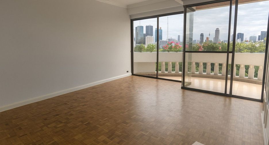 Condo en alquiler de 3 habitaciones en Sathon, Bangkok