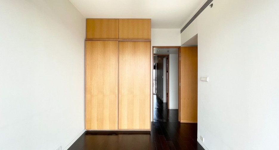 For sale 3 bedrooms condo in Sathon, Bangkok