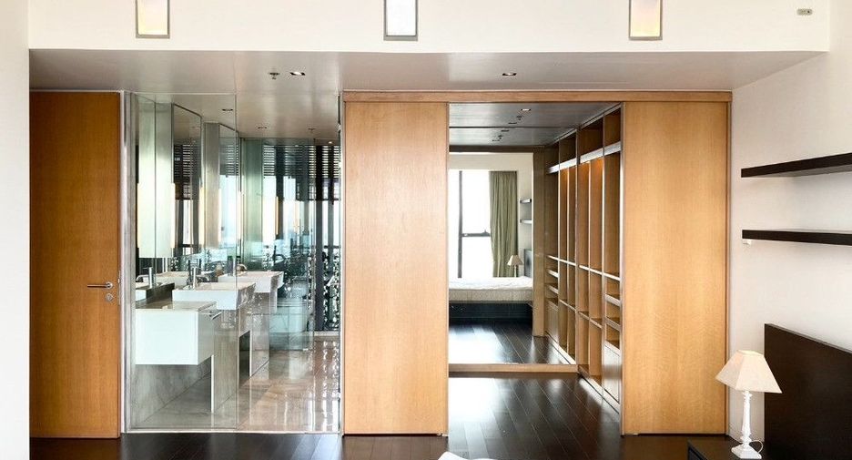 For sale 3 bedrooms condo in Sathon, Bangkok