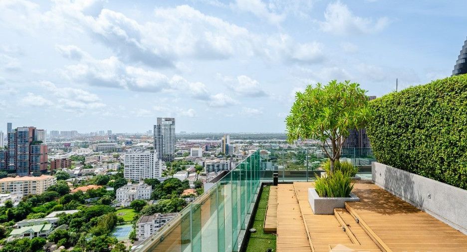 For sale 2 bedrooms condo in Khlong Toei, Bangkok