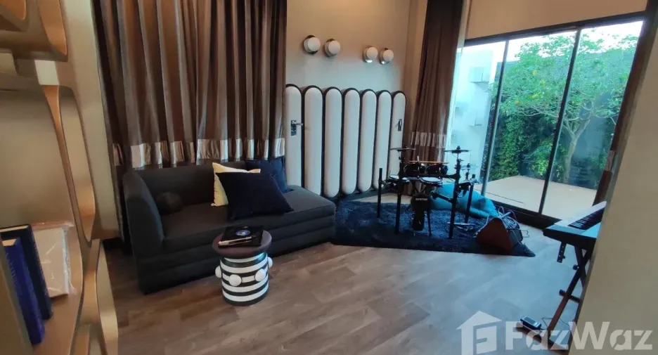 For sale 4 bedrooms house in Lat Krabang, Bangkok