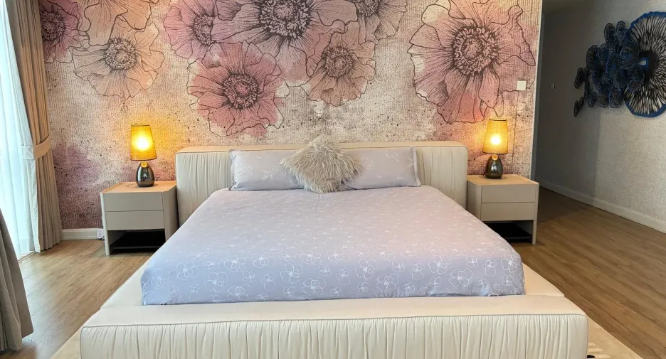 For rent 4 bedrooms condo in Sathon, Bangkok