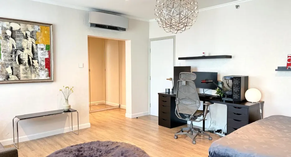 For rent 4 bedrooms condo in Sathon, Bangkok