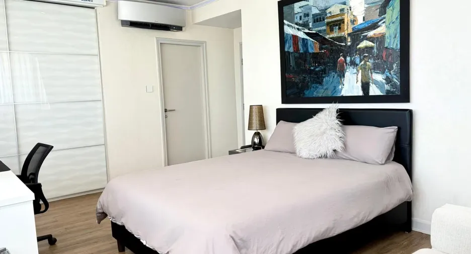For rent 4 bedrooms condo in Sathon, Bangkok