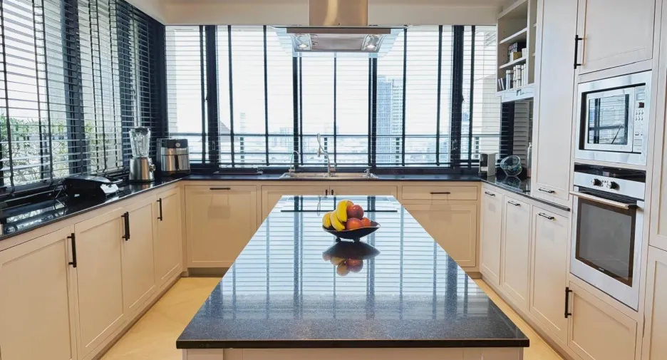 For rent 4 bedrooms condo in Sathon, Bangkok