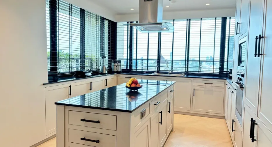 For rent 4 bedrooms condo in Sathon, Bangkok
