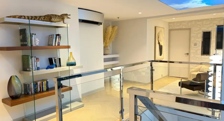 For rent 4 bedrooms condo in Sathon, Bangkok