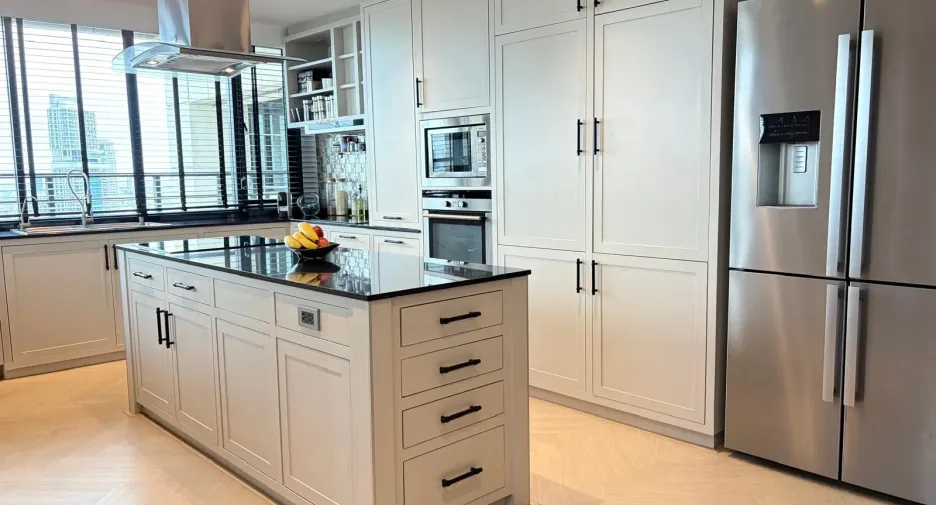 For rent 4 bedrooms condo in Sathon, Bangkok