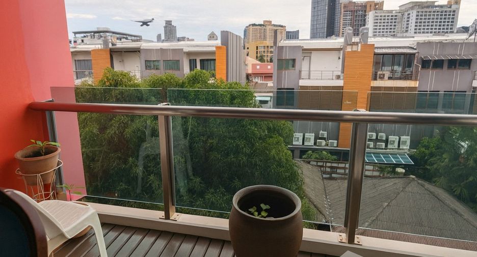 For sale 1 bed condo in Watthana, Bangkok