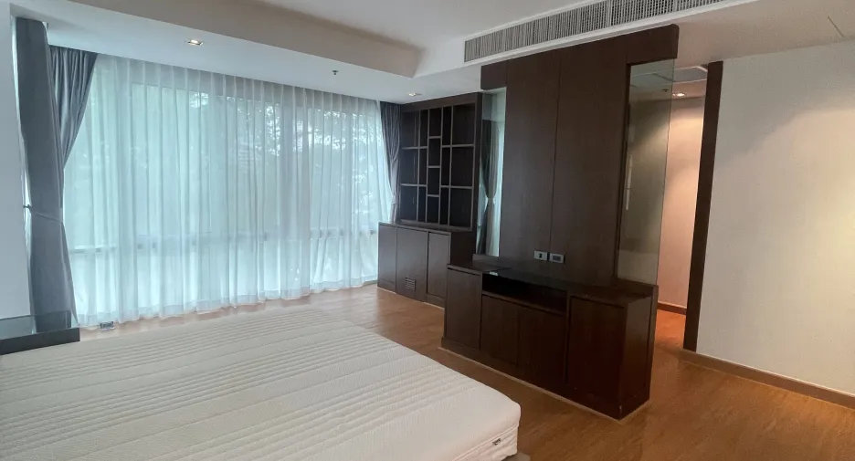 For sale and for rent 4 bedrooms condo in Khlong Toei, Bangkok