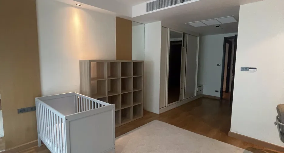 For sale and for rent 4 bedrooms condo in Khlong Toei, Bangkok