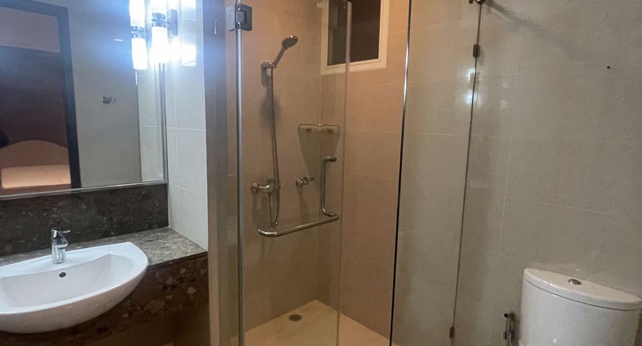 For sale and for rent 4 bedrooms condo in Khlong Toei, Bangkok