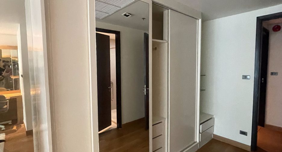 For sale and for rent 4 bedrooms condo in Khlong Toei, Bangkok